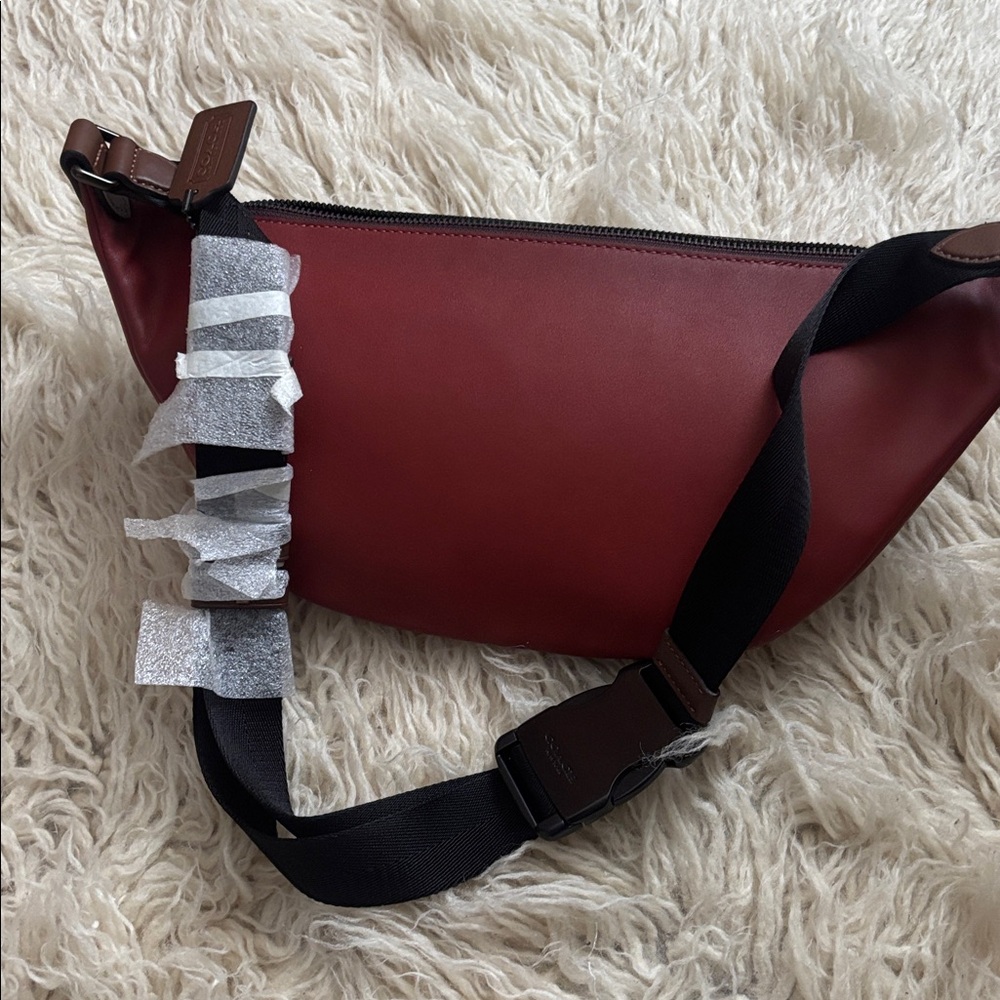 Coach Men's Burgundy and Red Leather Belt Bag - Picture 4 of 10